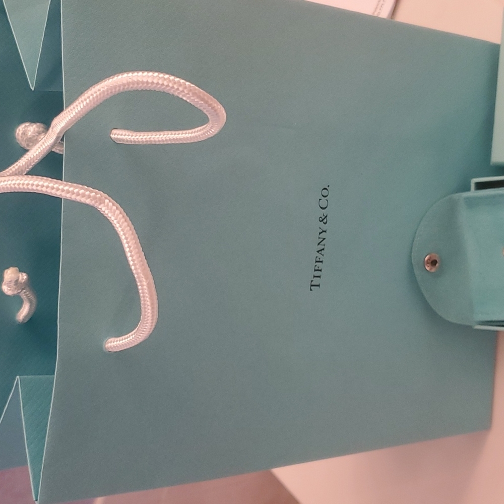 Tiffany new concave gorgeous round ring never used packed away bag away boxed - Picture 9 of 9